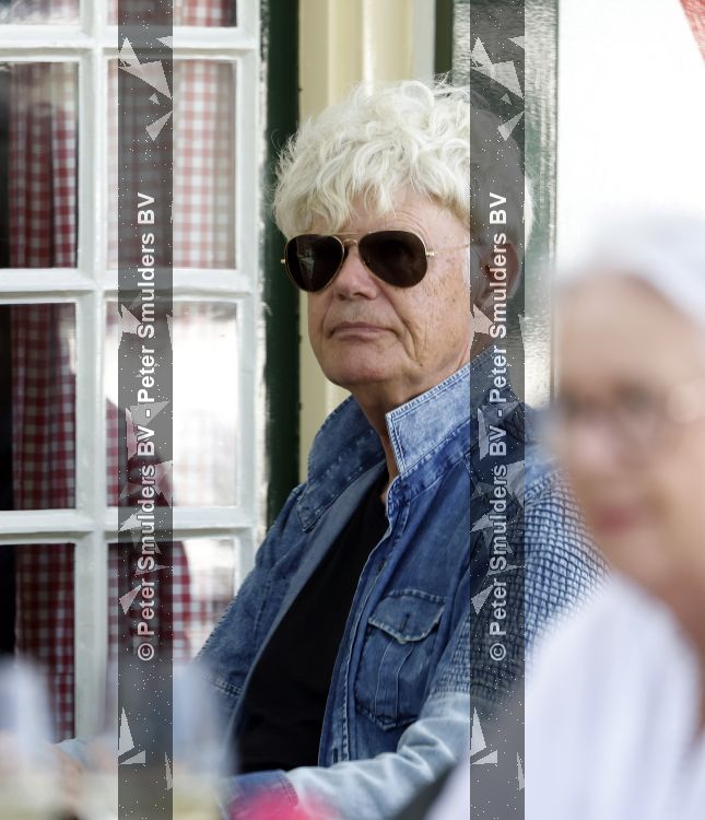 Laren 23 juni 2026
Ad Visser met zijn vrouw op terras bij t Bonte paard in Laren .