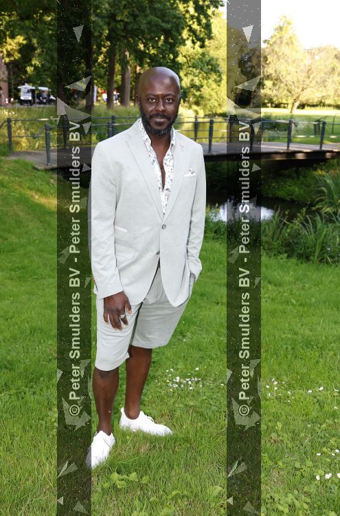 Breukelen 22 juni 2026
Nationale haringparty op Neyenrode . Andre Dongelmans kwam met goede vriendin Dinfie Hek 