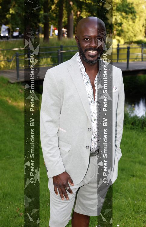 Breukelen 22 juni 2026
Nationale haringparty op Neyenrode . Andre Dongelmans kwam met goede vriendin Dinfie Hek 