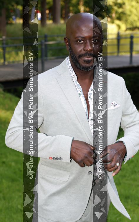 Breukelen 22 juni 2026
Nationale haringparty op Neyenrode . Andre Dongelmans kwam met goede vriendin Dinfie Hek 