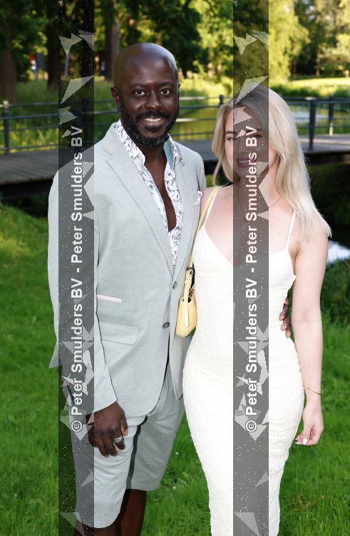 Breukelen 22 juni 2026
Nationale haringparty op Neyenrode . Andre Dongelmans kwam met goede vriendin Dinfie Hek 