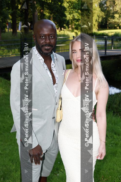 Breukelen 22 juni 2026
Nationale haringparty op Neyenrode . Andre Dongelmans kwam met goede vriendin Dinfie Hek 