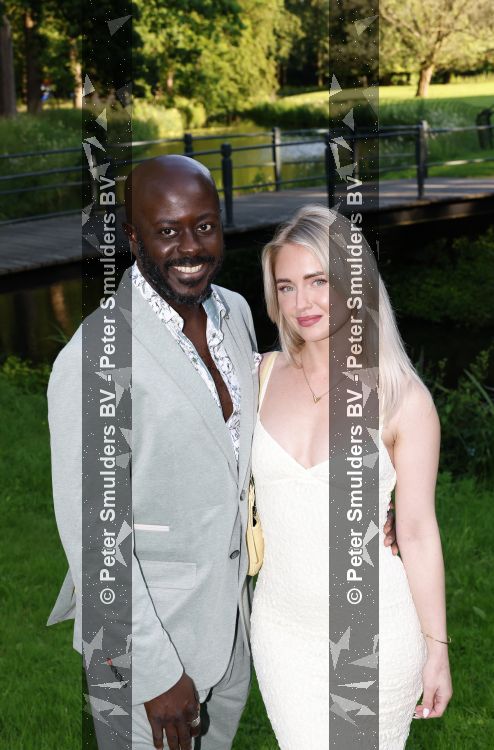 Breukelen 22 juni 2026
Nationale haringparty op Neyenrode . Andre Dongelmans kwam met goede vriendin Dinfie Hek 