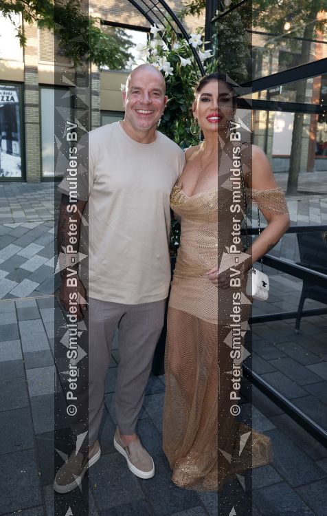Nieuwegein 27 jumi 2026
Denny Braaf en zijn vrouw Germaine trouwen bij Wills in Nieuwegein . Andy v d Meijde en zijn vrouw Melissa
