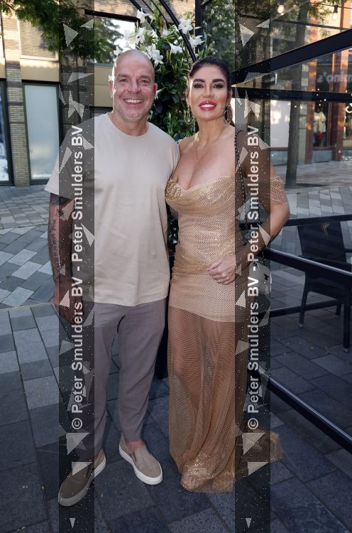 Nieuwegein 27 jumi 2026
Denny Braaf en zijn vrouw Germaine trouwen bij Wills in Nieuwegein . Andy v d Meijde en zijn vrouw Melissa