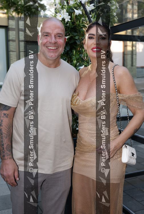 Nieuwegein 27 jumi 2026
Denny Braaf en zijn vrouw Germaine trouwen bij Wills in Nieuwegein . Andy v d Meijde en zijn vrouw Melissa