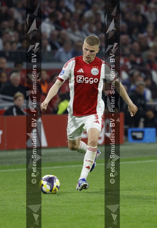 Amsterdam, 2 Mei 2026
Kompetitiewedstrijd AJAX-PSV, eindstand 2-2
Anton Gaaeii