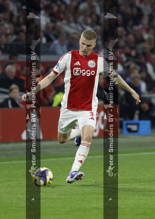 Amsterdam, 2 Mei 2026
Kompetitiewedstrijd AJAX-PSV, eindstand 2-2
Anton Gaaeii