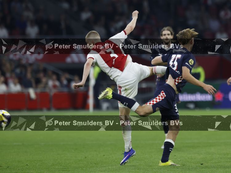 Amsterdam, 2 Mei 2026
Kompetitiewedstrijd AJAX-PSV, eindstand 2-2
Anton Gaaei met Joel v d Berg