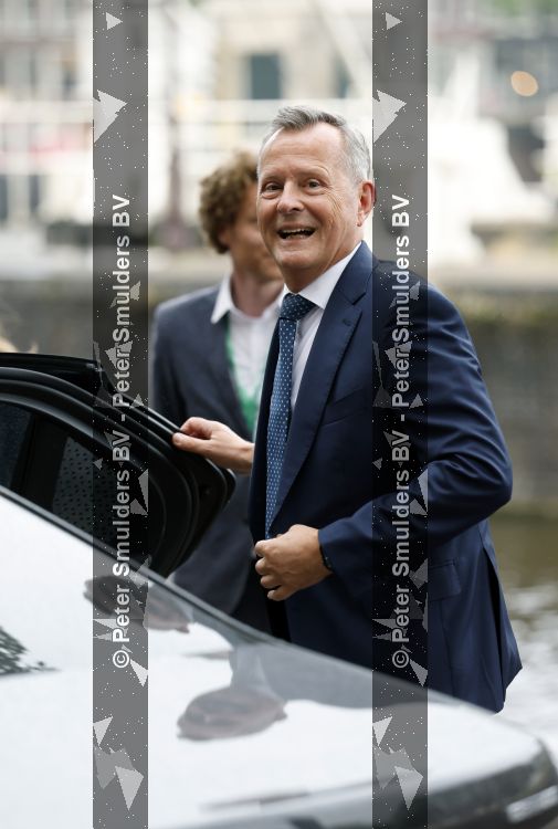 Amsterdam 3 juni 2026
Koning Willem Alexander en Koningin Maxima arriveren bij Carre  voor het Holland festival . Arthur v Dijk ontvangt ze .