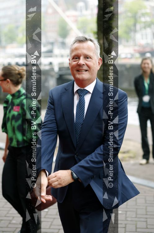 Amsterdam 3 juni 2026
Koning Willem Alexander en Koningin Maxima arriveren bij Carre  voor het Holland festival . Arthur v Dijk ontvangt ze .