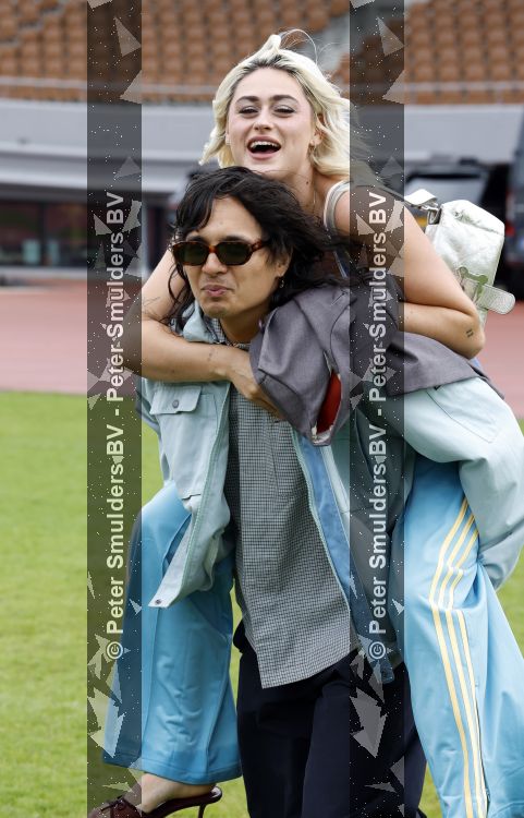 Amsterdam 4 juni 2026
Lunch met artiesten en influencers van de Amsterdamse zomer in het Olympisch stadion. Bente kwam met partner Sam Lawalata (Sim Fane)