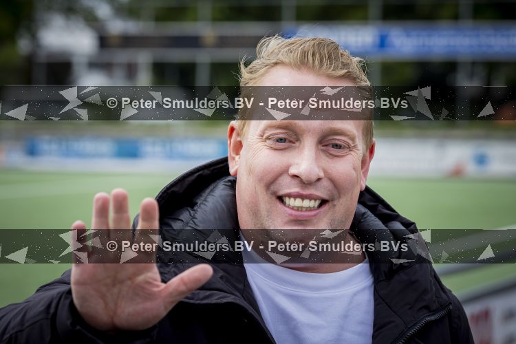 Koningin Maxima bij aftrap campagne Onzichtbare Blessure
VOORBURG 2 juni 2026 Koningin Maxima tijdens de aftrap van âDe Onzichtbare Blessureâ. Met het programma besteden KNVB en Zilveren Kruis aandacht aan mentale gezondheid in het amateurvoetbal. MIND Us wil dat jongeren grip krijgen op hun mentale gezondheid, zich veerkrachtig ontwikkelen en hulp weten te vinden als dat nodig is, Maxima is erevoorzitter van de stichting. De aftrap vind plaats in de Week van de Mentale Gezondheid. Billy Dans 