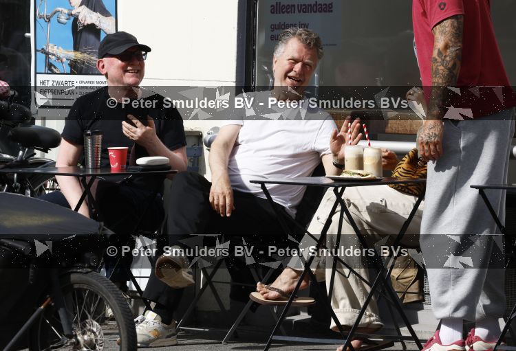 Amsterdam 29 mei 2026
Boris Dittrich en Jehoshua Rozenman op terras bij de coffee company 