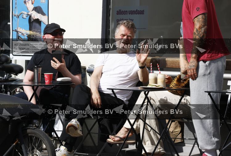Amsterdam 29 mei 2026
Boris Dittrich en Jehoshua Rozenman op terras bij de coffee company 
