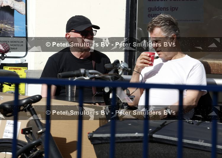 Amsterdam 29 mei 2026
Boris Dittrich en Jehoshua Rozenman op terras bij de coffee company 