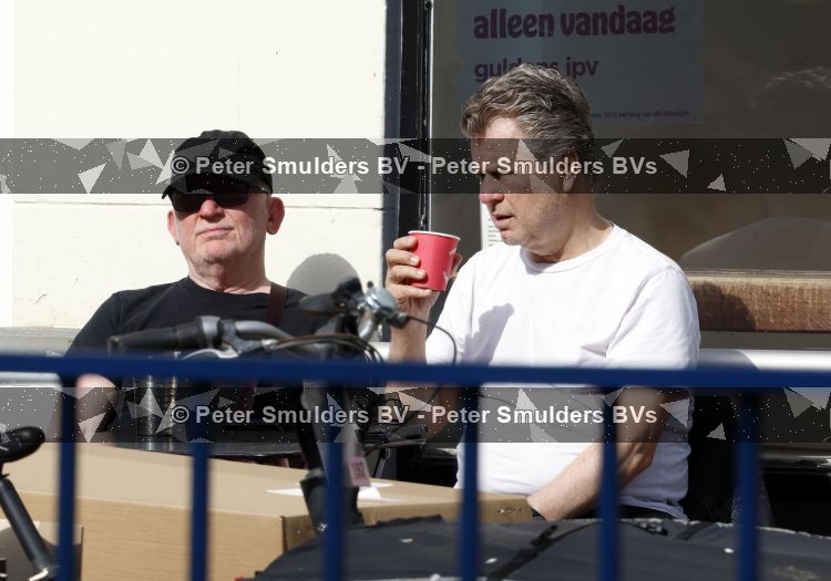 Amsterdam 29 mei 2026
Boris Dittrich en Jehoshua Rozenman op terras bij de coffee company 