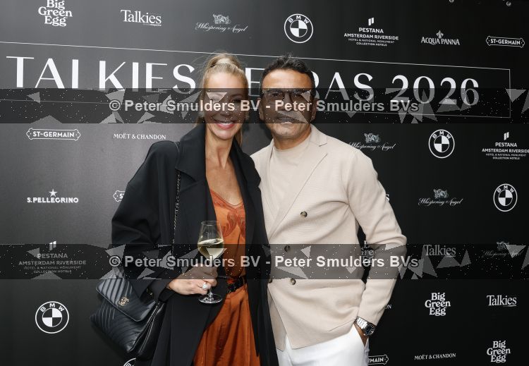 Amsterdam 4 juni 2026
Talkies terras awards bij hotel Pestana . Ook de nieuwe cover met daarop Eelko v Kooten en Olcay Gulsen wordt onthult. Carolien ter Linden en Tamer Gonen 