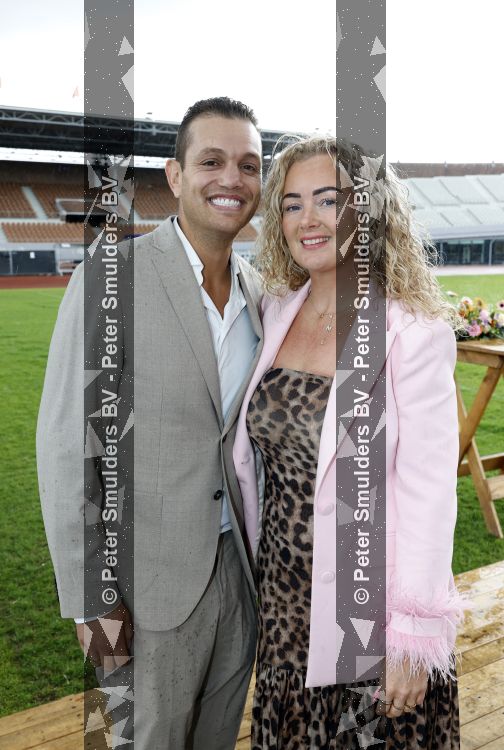 Amsterdam 4 juni 2026
Lunch met artiesten en influencers van de Amsterdamse zomer in het Olympisch stadion. Dutch Performante Chahid Charrak met zijn vrouw 