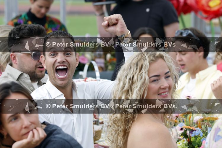 Amsterdam 4 juni 2026
Lunch met artiesten en influencers van de Amsterdamse zomer in het Olympisch stadion. Dutch Performante Chahid Charrak met zijn vrouw 