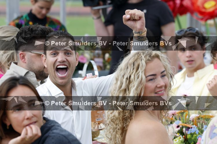 Amsterdam 4 juni 2026
Lunch met artiesten en influencers van de Amsterdamse zomer in het Olympisch stadion. Dutch Performante Chahid Charrak met zijn vrouw 