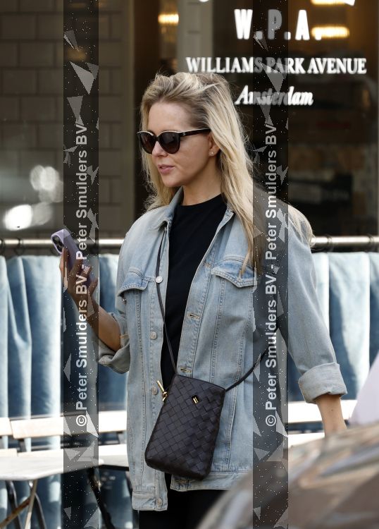 Amsterdam 29 mei 2026
Chantal janzen bellend op straat in Amsterdam zuid