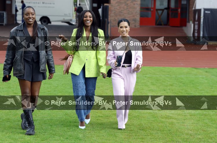 Amsterdam 4 juni 2026
Lunch met artiesten en influencers van de Amsterdamse zomer in het Olympisch stadion. Cherry Ann Person met dochter en Kimmylien Nguyen 