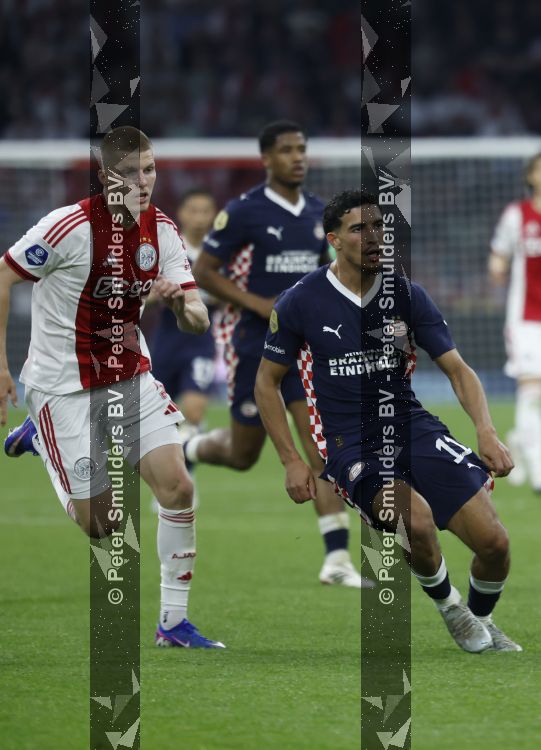 Amsterdam, 2 Mei 2026
Kompetitiewedstrijd AJAX-PSV, eindstand 2-2
Couhaib Drouech en Anton Gaaei