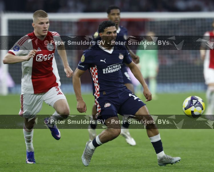Amsterdam, 2 Mei 2026
Kompetitiewedstrijd AJAX-PSV, eindstand 2-2
Couhaib Drouech en Anton Gaaei