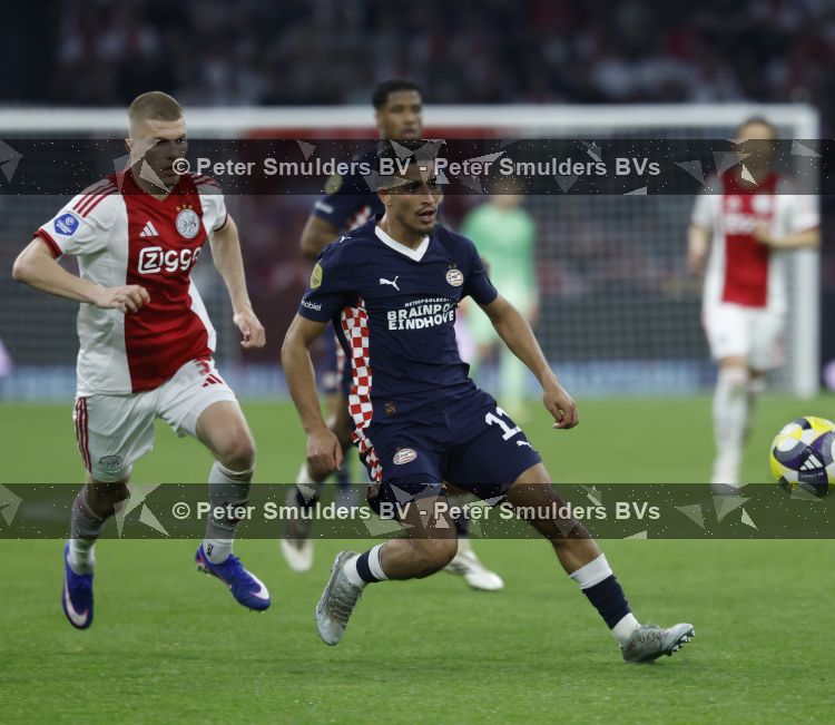 Amsterdam, 2 Mei 2026
Kompetitiewedstrijd AJAX-PSV, eindstand 2-2
Couhaib Drouech en Anton Gaaei