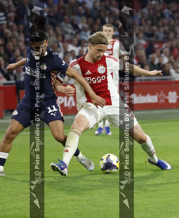Amsterdam, 2 Mei 2026
Kompetitiewedstrijd AJAX-PSV, eindstand 2-2
Couhaib Drouech en Kasper Dolberg