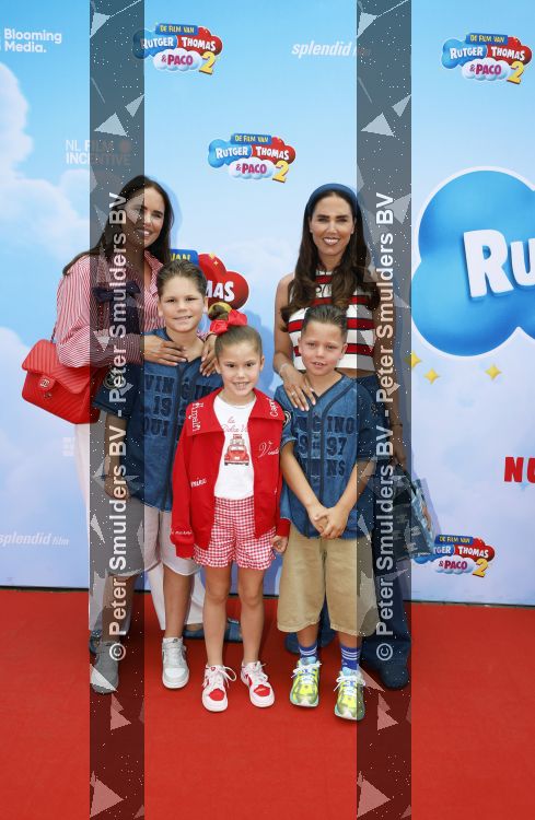 Amsterdam 31 mei 2026
Premiere Rutger Thomas en Paco 2 in Pathe Arena . Danielle de Zeeuw met zus Maybritt Slof 