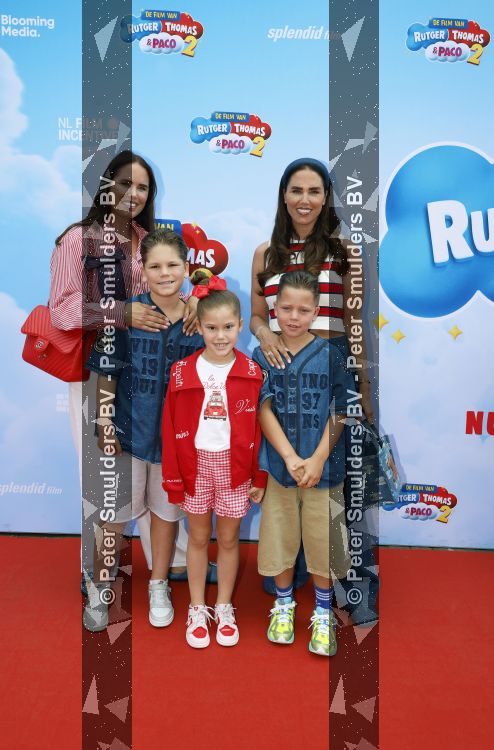 Amsterdam 31 mei 2026
Premiere Rutger Thomas en Paco 2 in Pathe Arena . Danielle de Zeeuw met zus Maybritt Slof 