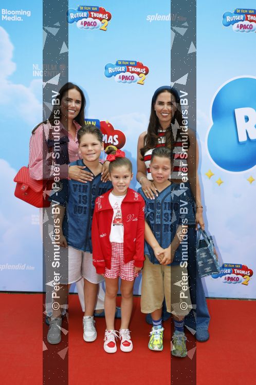 Amsterdam 31 mei 2026
Premiere Rutger Thomas en Paco 2 in Pathe Arena . Danielle de Zeeuw met zus Maybritt Slof 