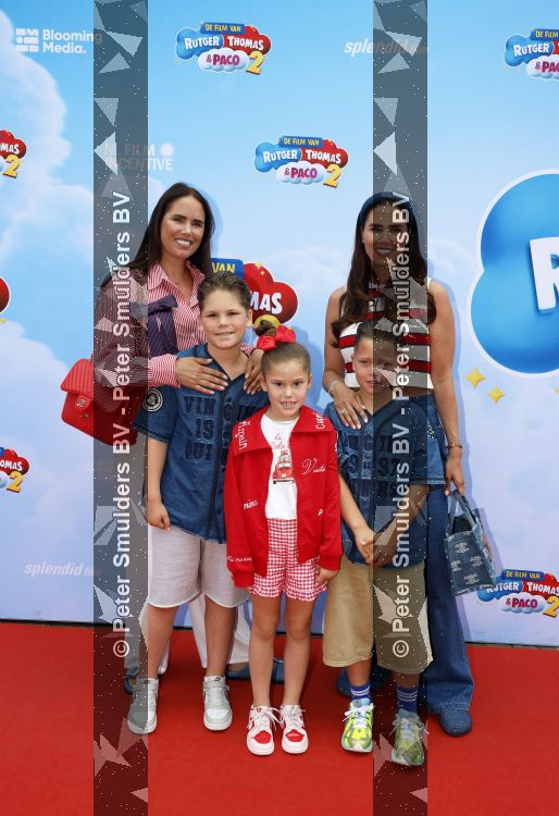 Amsterdam 31 mei 2026
Premiere Rutger Thomas en Paco 2 in Pathe Arena . Danielle de Zeeuw met zus Maybritt Slof 