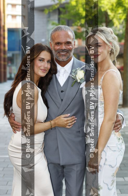 Nieuwegein 27 jumi 2026
Denny Braaf en zijn vrouw Germaine trouwen bij Wills in Nieuwegein . Dochters Noa Braaf en Luna Braaf 