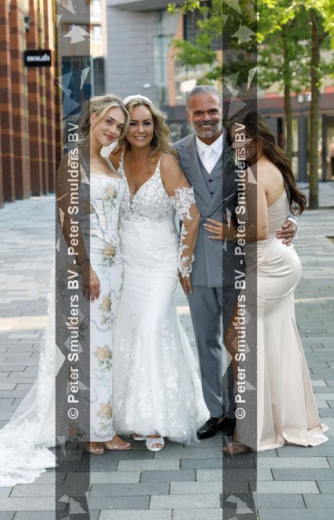 Nieuwegein 27 jumi 2026
Denny Braaf en zijn vrouw Germaine trouwen bij Wills in Nieuwegein . Dochters Noa Braaf en Luna Braaf 