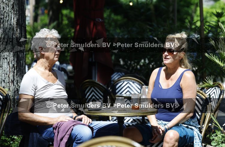 Amsterdam 16 juni 2026
Derk Bolt met een kennis op terras in Amsterdam zuid.