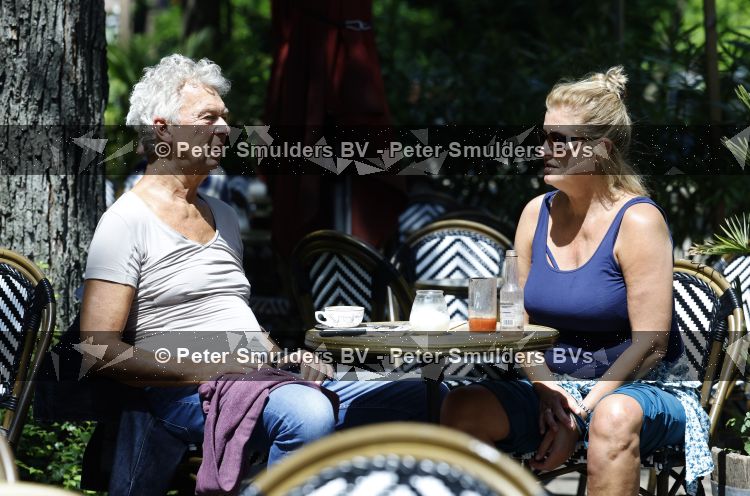 Amsterdam 16 juni 2026
Derk Bolt met een kennis op terras in Amsterdam zuid.