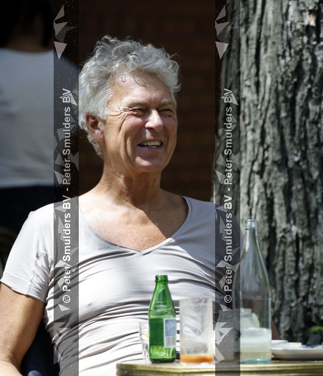 Amsterdam 16 juni 2026
Derk Bolt met een kennis op terras in Amsterdam zuid.