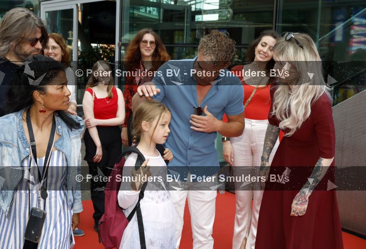 Amsterdam 31 mei 2026
Premiere Rutger Thomas en Paco 2 in Pathe Arena . Dionne Slagter kwam met haar broer (blauwe polo) en partner ( zonnebril )
