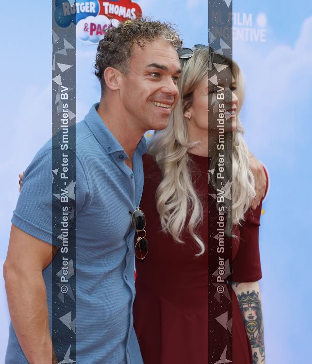 Amsterdam 31 mei 2026
Premiere Rutger Thomas en Paco 2 in Pathe Arena . Dionne Slagter kwam met haar broer (blauwe polo) en partner 