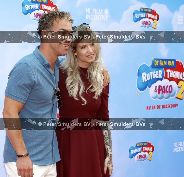 Amsterdam 31 mei 2026
Premiere Rutger Thomas en Paco 2 in Pathe Arena . Dionne Slagter kwam met haar broer (blauwe polo) en partner 