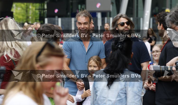 Amsterdam 31 mei 2026
Premiere Rutger Thomas en Paco 2 in Pathe Arena . Dionne Slagter kwam met haar broer (blauwe polo) en partner ( zonnebril )