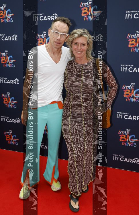 Amsterdam 28 juni 2026
Premiere the little big things in Carre . Dolf Jansen kwam met zijn vrouw 