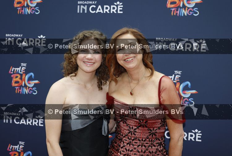 Amsterdam 28 juni 2026
Premiere the little big things in Carre . Dolf Jansen kwam met zijn vrouw 