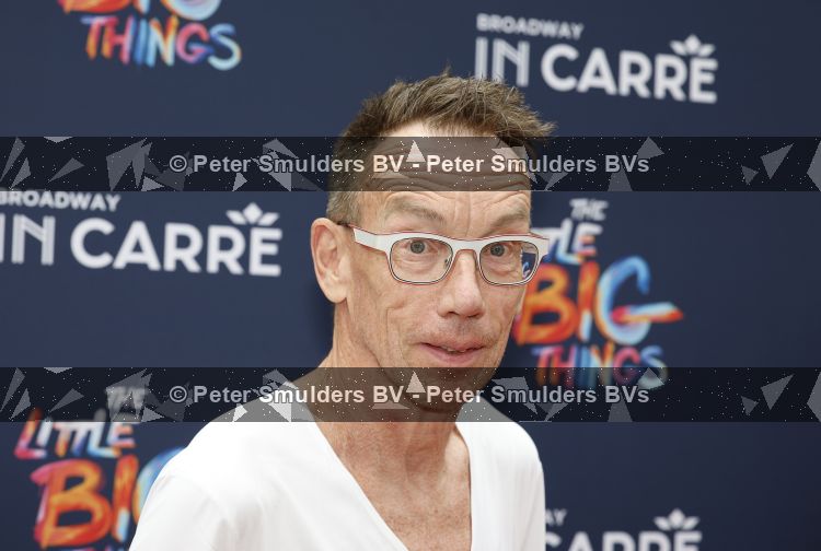 Amsterdam 28 juni 2026
Premiere the little big things in Carre . Dolf Jansen kwam met zijn vrouw 