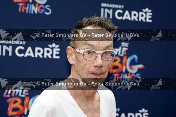 Amsterdam 28 juni 2026
Premiere the little big things in Carre . Dolf Jansen kwam met zijn vrouw 