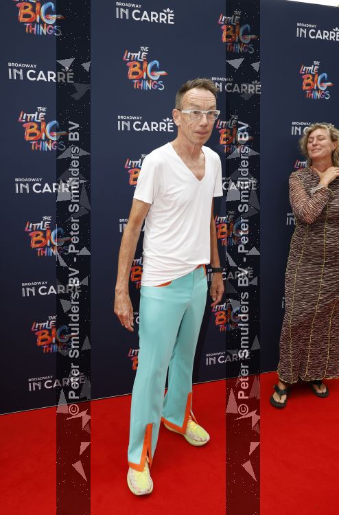 Amsterdam 28 juni 2026
Premiere the little big things in Carre . Dolf Jansen kwam met zijn vrouw 