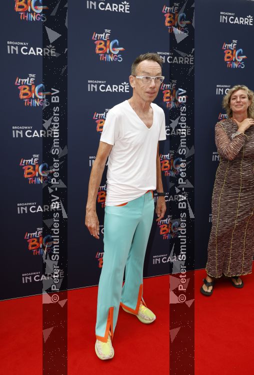 Amsterdam 28 juni 2026
Premiere the little big things in Carre . Dolf Jansen kwam met zijn vrouw 